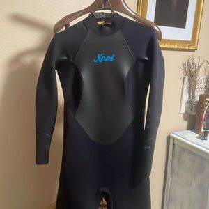 Xcel back-zip full 3/2 wetsuit, size 8